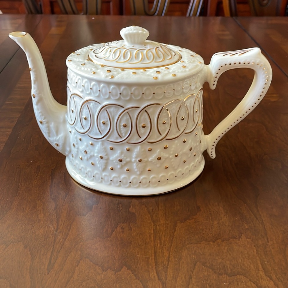 FIB Burton & Burton England Collectible ivory porcelain gold trim Tea Coffee Pot